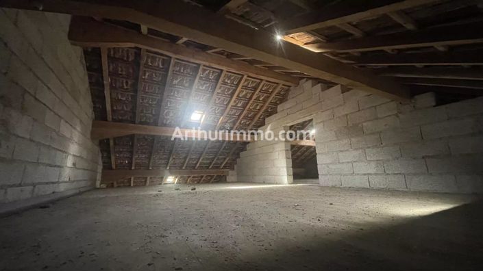 Image No.8-5 Bed House for sale