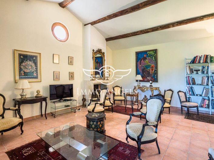 Image No.19-8 Bed House for sale