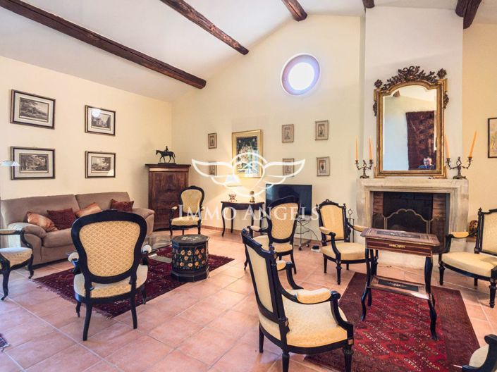 Image No.22-8 Bed House for sale