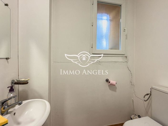 Image No.24-8 Bed House for sale