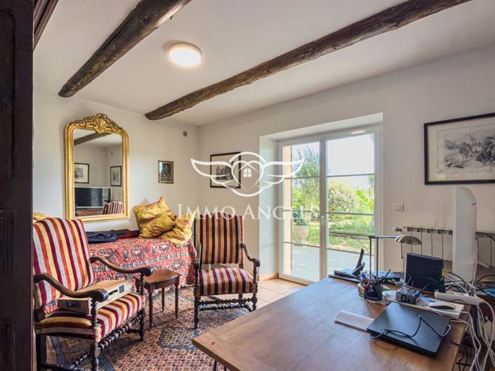 Image No.25-8 Bed House for sale