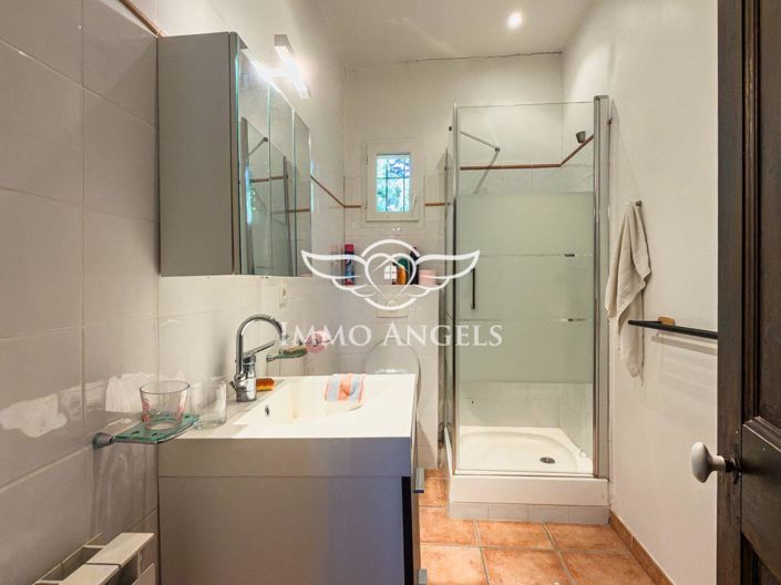 Image No.28-8 Bed House for sale