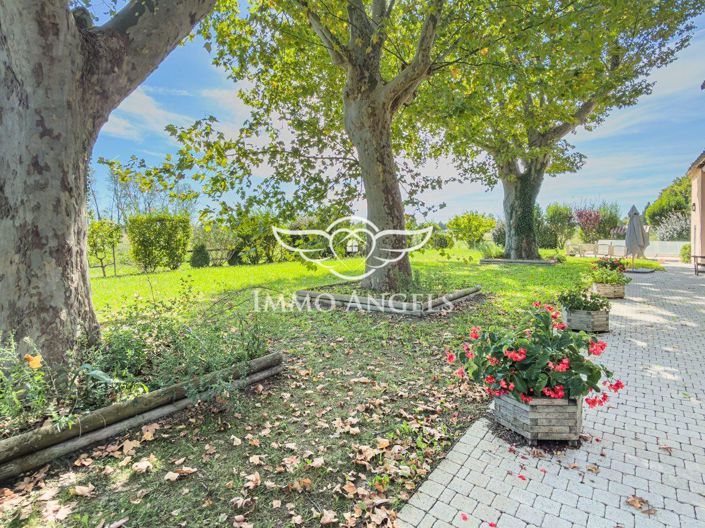 Image No.6-8 Bed House for sale