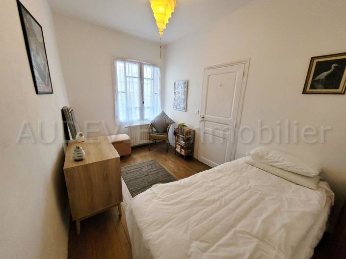 Image No.7-3 Bed House for sale