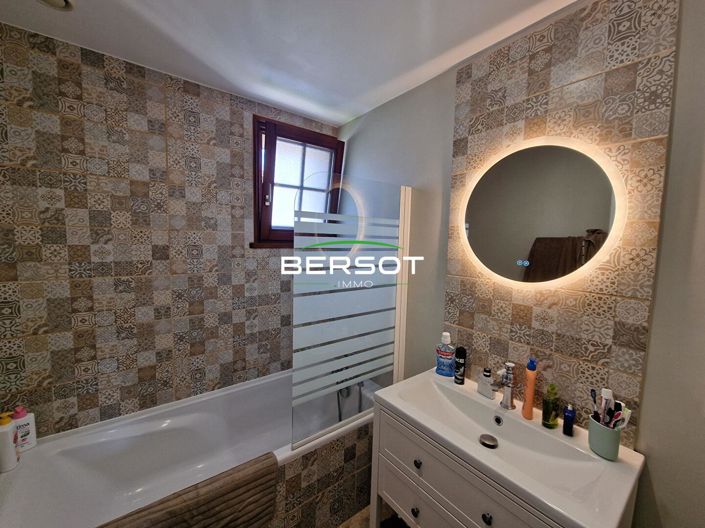 Image No.10-2 Bed House for sale