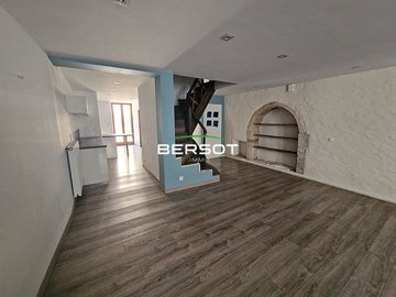 1 - Baume-les-Dames, House