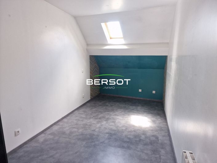 Image No.10-4 Bed House for sale