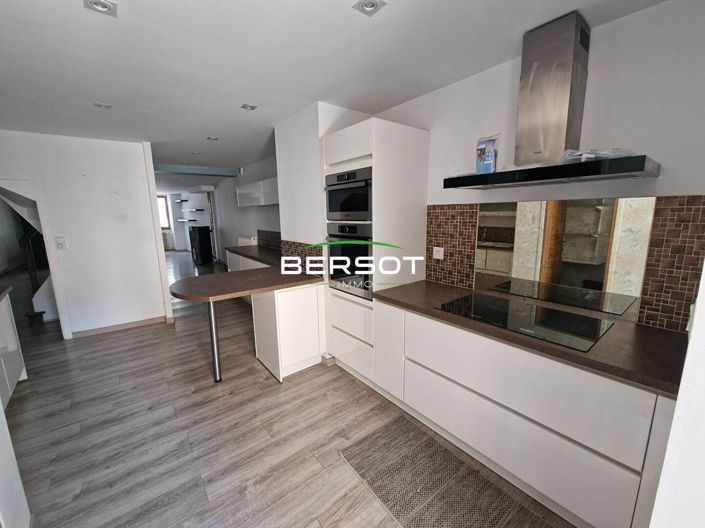 Image No.3-4 Bed House for sale