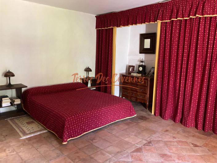 Image No.8-4 Bed House for sale