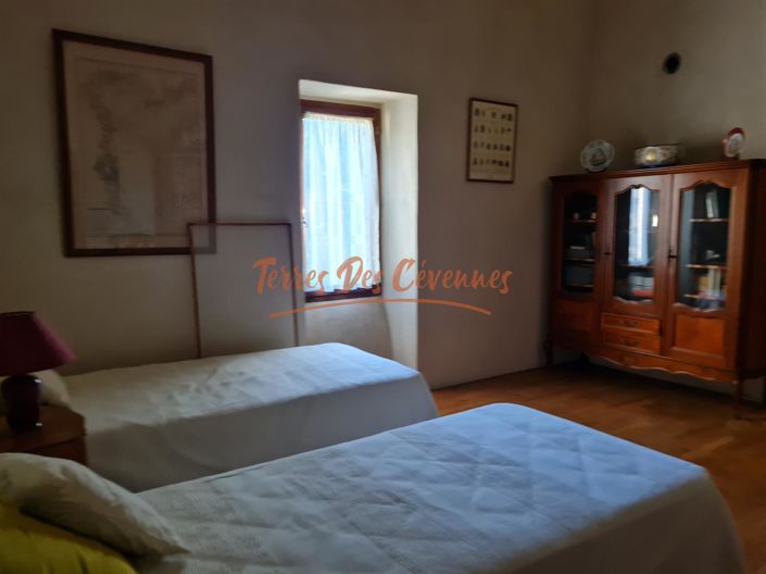 Image No.9-4 Bed House for sale