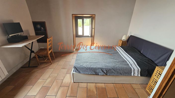 Image No.15-4 Bed House for sale