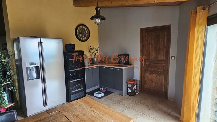 Image No.8-4 Bed House for sale