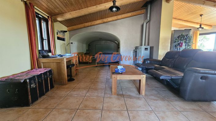 Image No.9-4 Bed House for sale