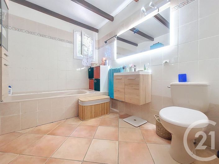 Image No.11-3 Bed House for sale