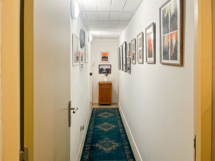 Image No.17-1 Bed House for sale