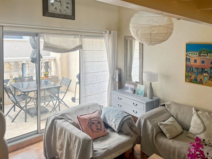 Image No.8-1 Bed House for sale