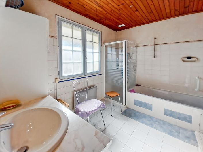 Image No.10-2 Bed House for sale