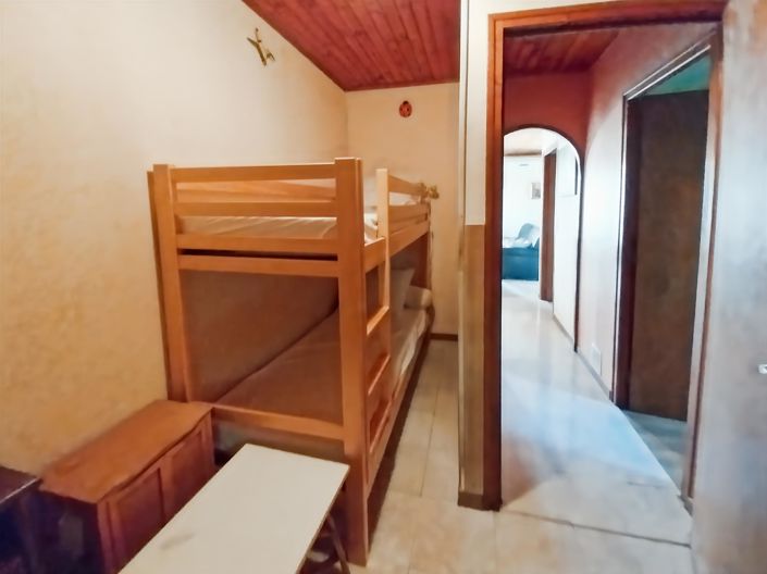 Image No.11-2 Bed House for sale