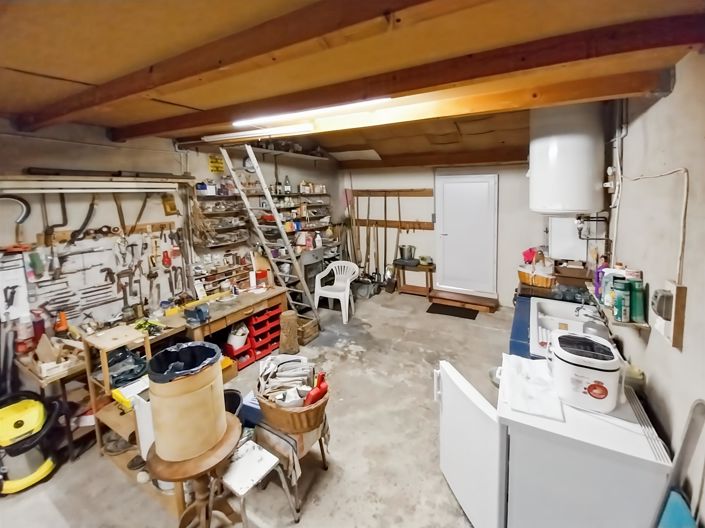 Image No.13-2 Bed House for sale