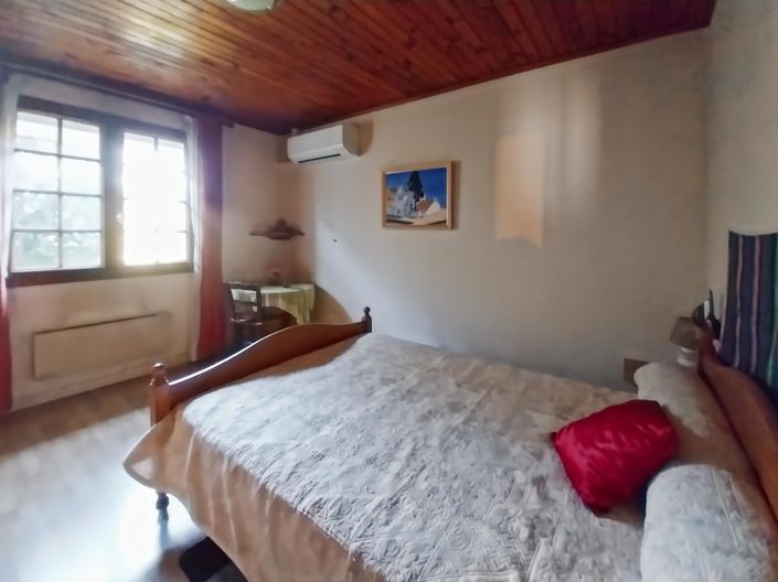 Image No.8-2 Bed House for sale