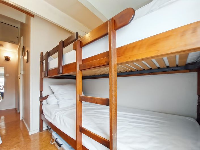 Image No.10-2 Bed House for sale