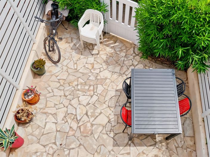 Image No.14-2 Bed House for sale