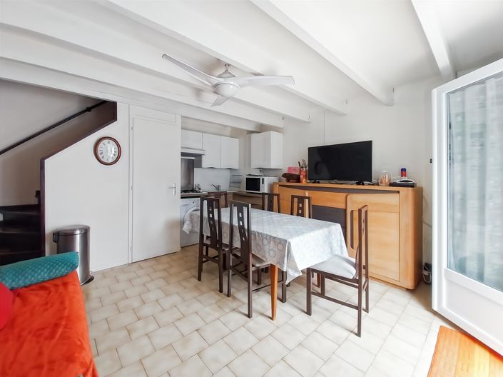 Image No.4-2 Bed House for sale