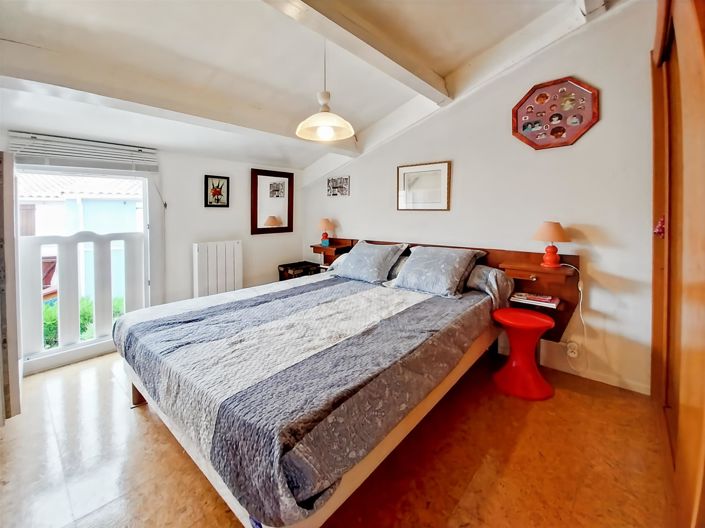 Image No.6-2 Bed House for sale