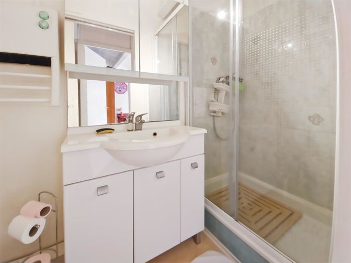 Image No.7-2 Bed House for sale