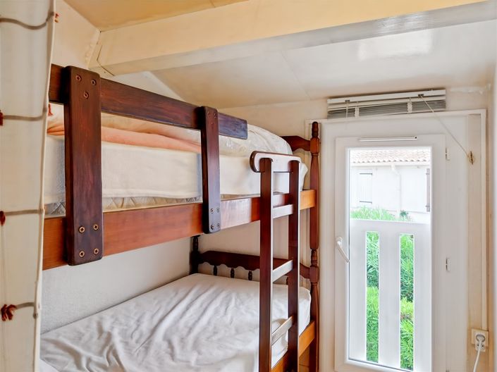 Image No.9-2 Bed House for sale