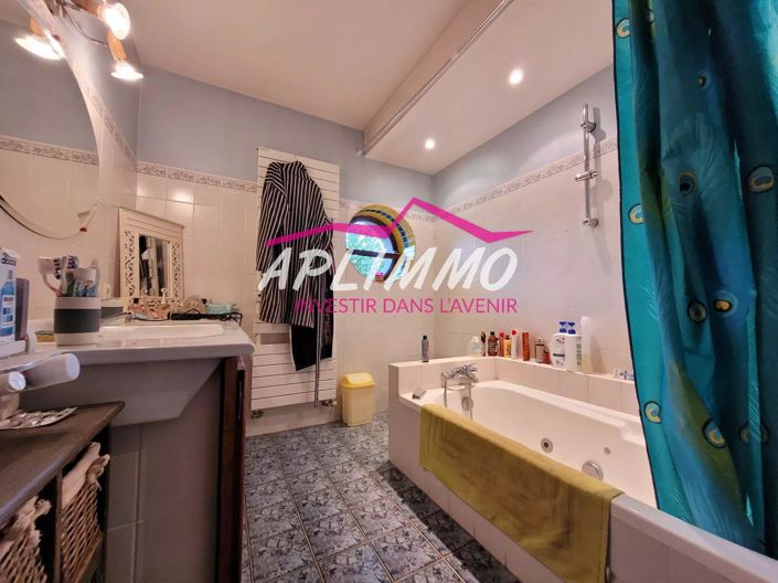 Image No.6-4 Bed House for sale