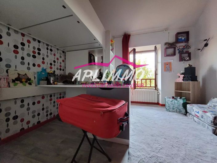 Image No.7-4 Bed House for sale