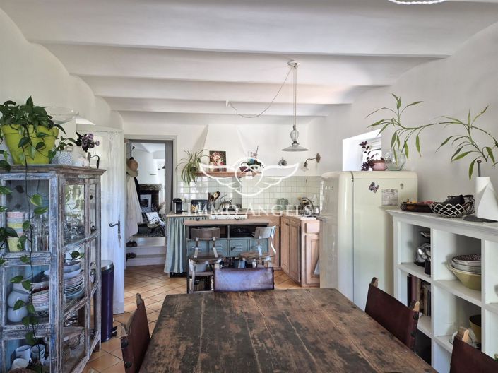 Image No.16-6 Bed House for sale