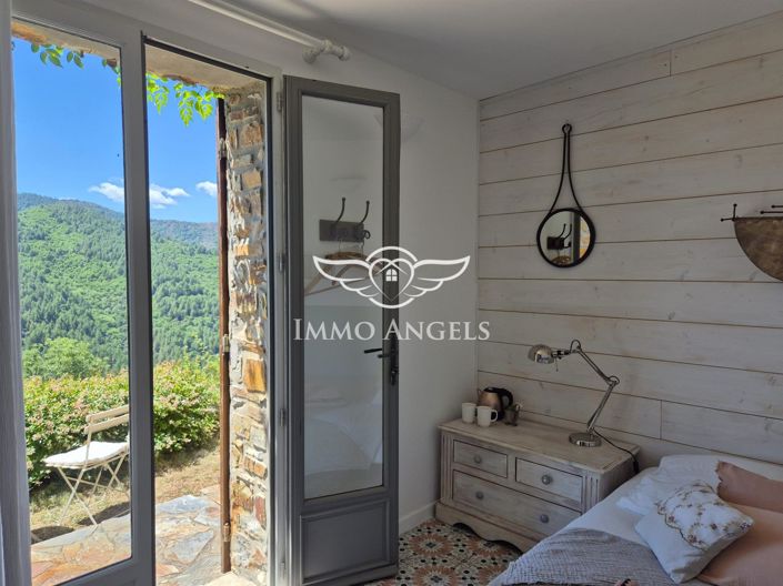 Image No.25-6 Bed House for sale