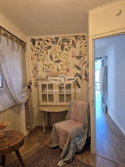 Image No.9-6 Bed House for sale