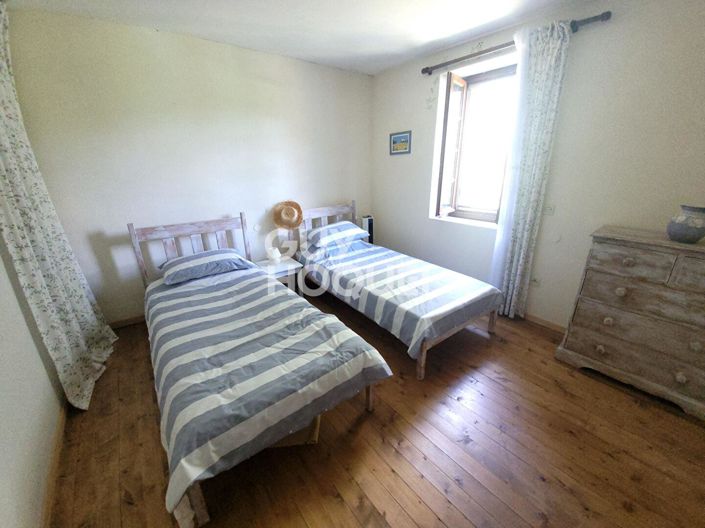 Image No.8-4 Bed House for sale