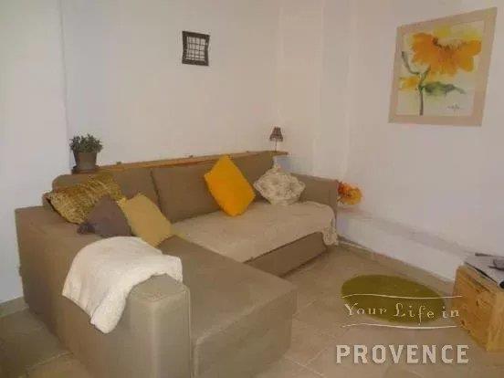 Image No.8-2 Bed House for sale