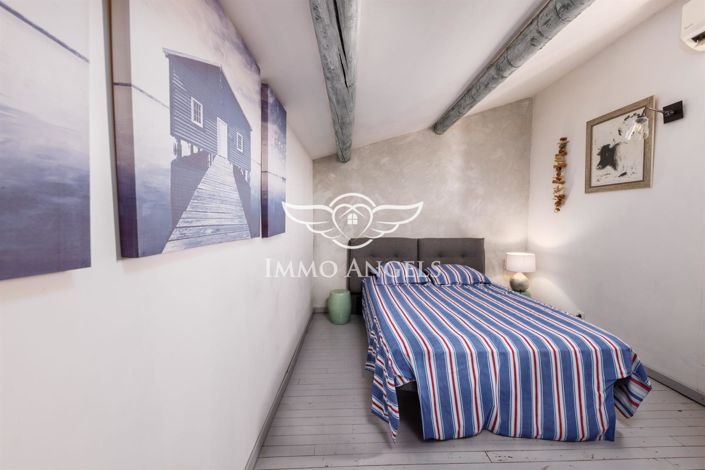 Image No.18-12 Bed Property for sale