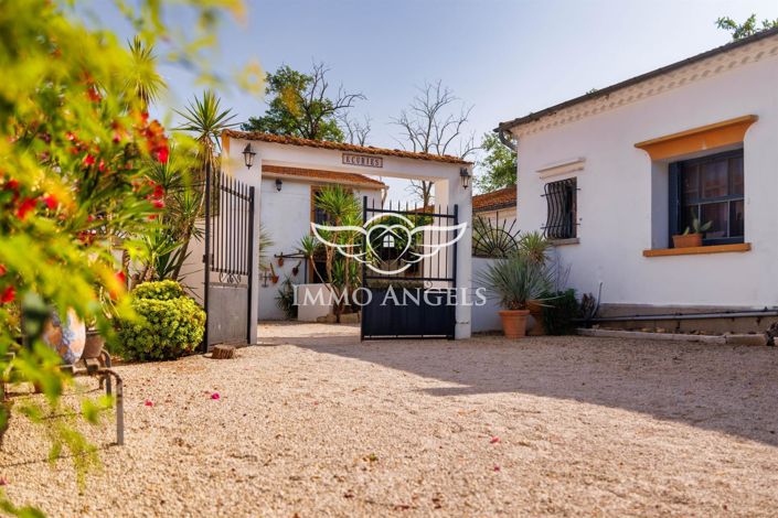 Image No.21-12 Bed Property for sale