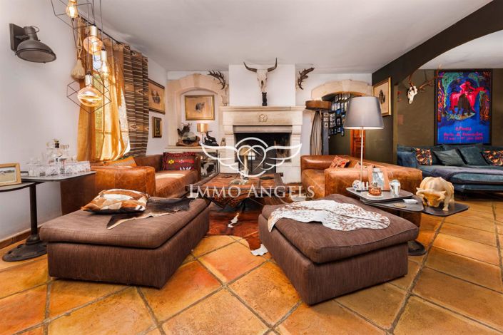 Image No.4-12 Bed Property for sale