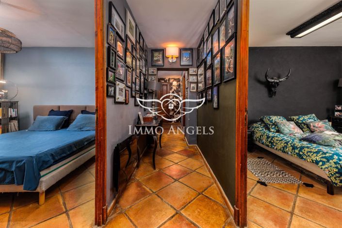 Image No.8-12 Bed Property for sale