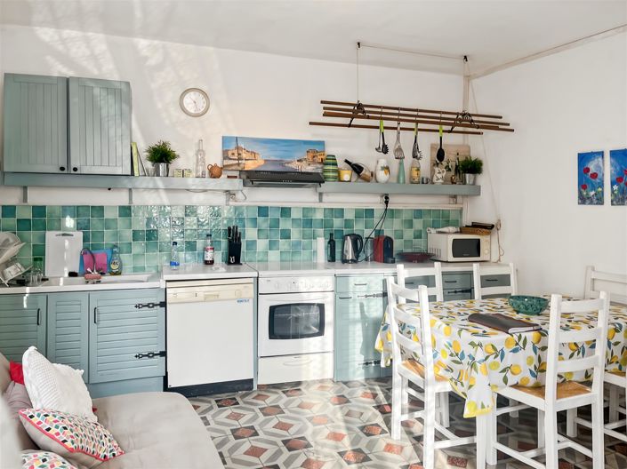 Image No.2-4 Bed House for sale