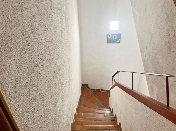 Image No.9-4 Bed House for sale