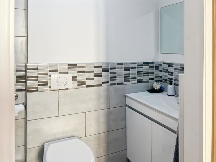 Image No.12-3 Bed House for sale