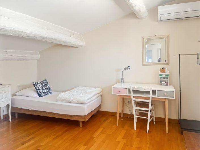 Image No.10-3 Bed House for sale