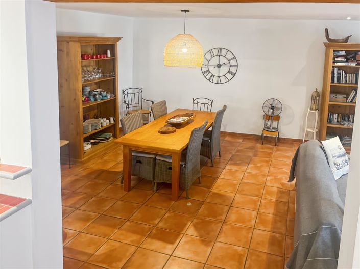 Image No.6-3 Bed House for sale