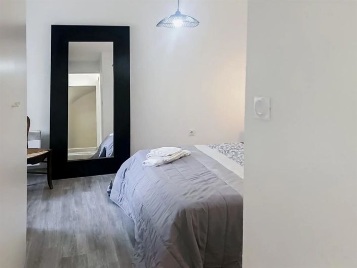 Image No.8-2 Bed House for sale