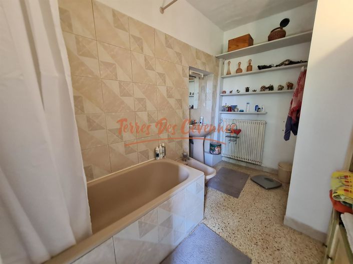 Image No.9-4 Bed House for sale