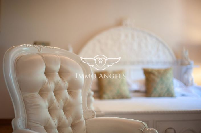 Image No.13-24 Bed Property for sale