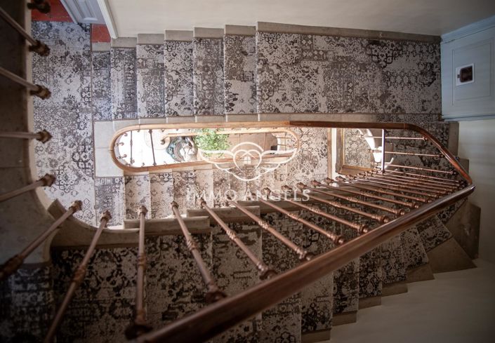 Image No.18-24 Bed Property for sale